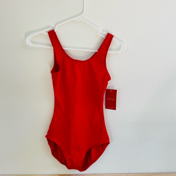 🌹NEW WITH TAGS CAPEZIO Beautiful Vibrant Red Leotard for Ballet - Picture 2 of 6